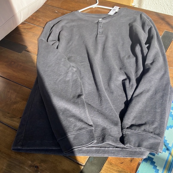 Gap new with tags Henley - Picture 2 of 4